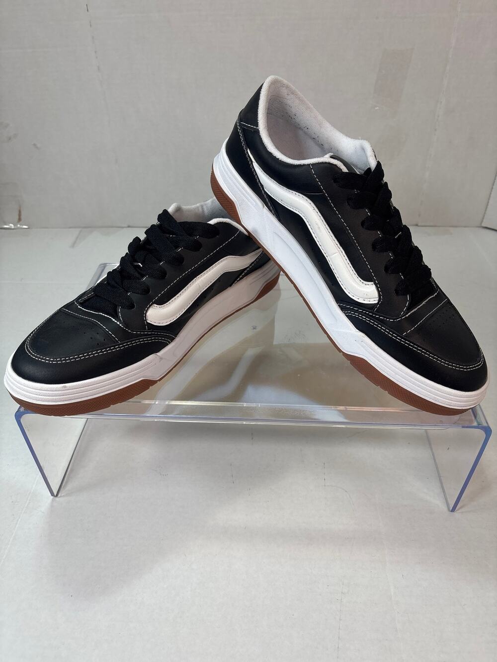 Stylish Vans Hylane Skate Shoes - Men's Size 10, Black/White